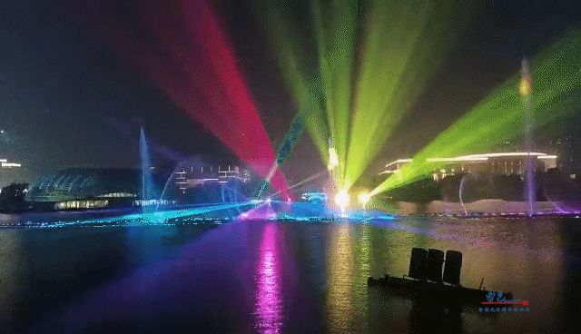 由雷色光電打造的“大美漯河·水韻西城”共慶百年華誕月灣湖之夜主題燈光秀上演啦！(圖6)