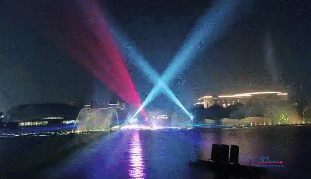 由雷色光電打造的“大美漯河·水韻西城”共慶百年華誕月灣湖之夜主題燈光秀上演啦！(圖8)