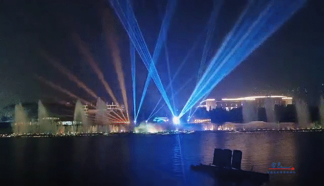 由雷色光電打造的“大美漯河·水韻西城”共慶百年華誕月灣湖之夜主題燈光秀上演啦！(圖9)