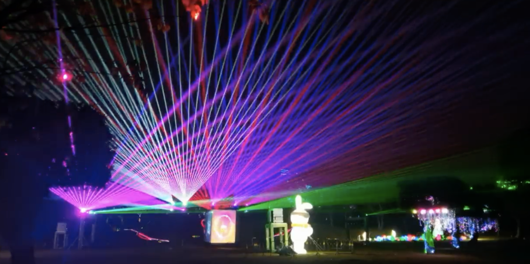 雷色光電打造《夢境光語》夜場燈光秀震撼來襲！(圖7)